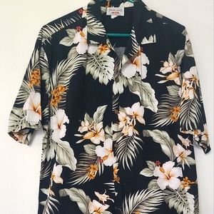 Mens Hawaiian shirt black with Hawaiian flowers chest 48 xl